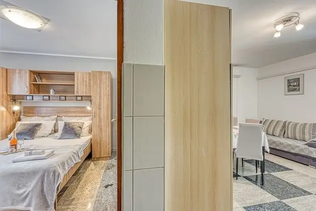 Family Apart Daire, 1 Çift Kişilik Yatak ve Çekyat, Bahçeli (Silver Apartment)