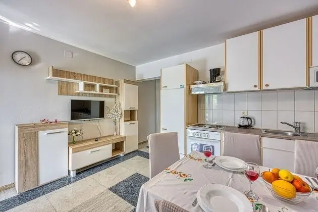 Family Apart Daire, 1 Çift Kişilik Yatak ve Çekyat, Bahçeli (Silver Apartment)