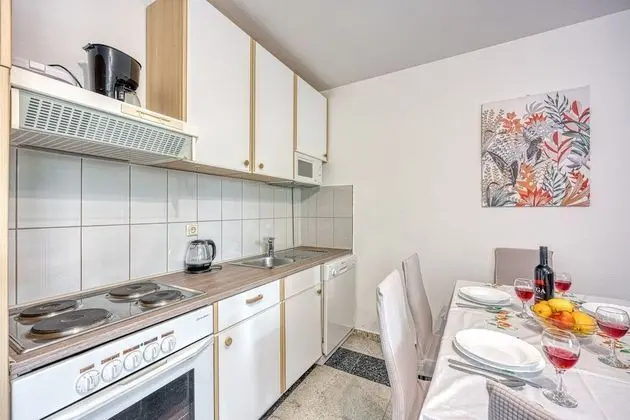 Family Apart Daire, 1 Çift Kişilik Yatak ve Çekyat, Bahçeli (Silver Apartment)