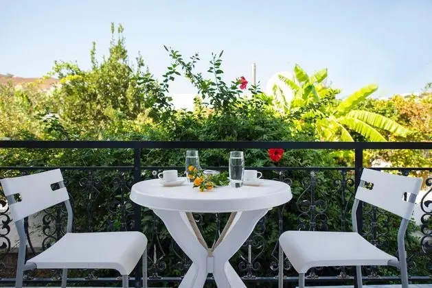 1 Çift Kişilik Veya 2 Tek Kişilik Yatak Garden View
