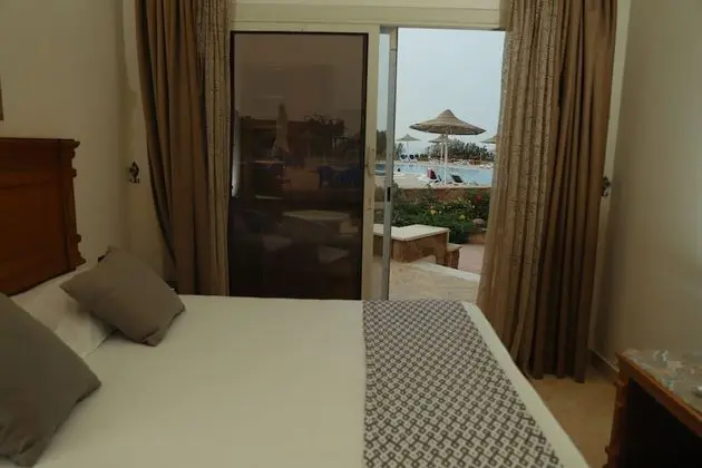 Deluxe Tek Büyük Yataklı Oda, Teras, Deniz Manzaralı