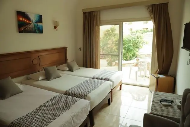 Deluxe Üç Kişilik Oda, Teras