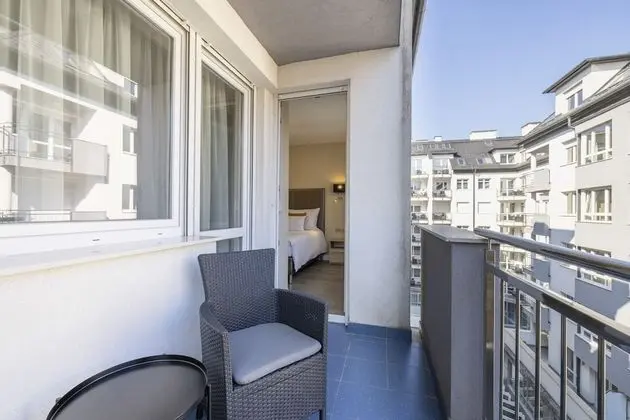 Standard Apart Daire, Balkon