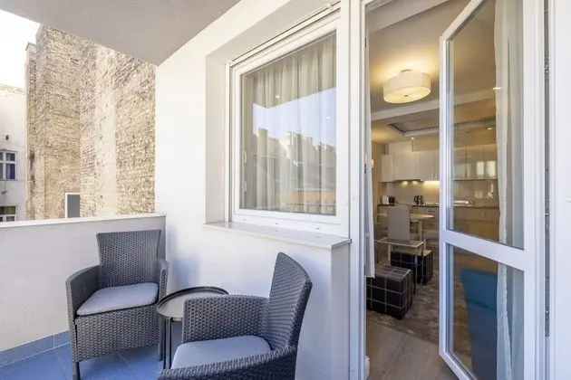 Standard Apart Daire, Balkon