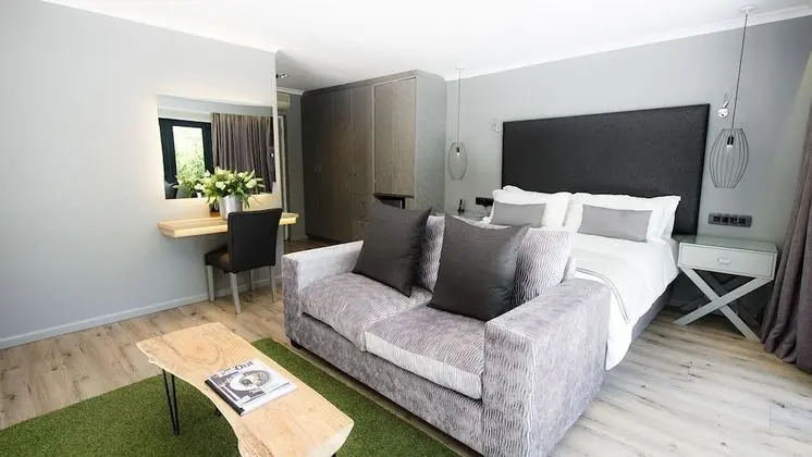 Deluxe Süit, 1 En Büyük (King) Boy Yatak, Avlu Manzaralı, Bahçeli
