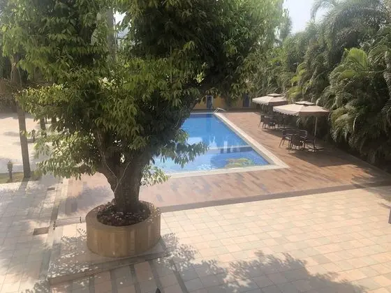 Signature Room, 1 Queen Bed, Pool View