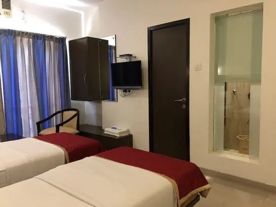 Twin Room, 2 Twin Beds, Pool View, Poolside
