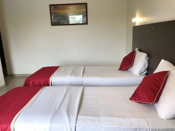 Twin Room, 2 Twin Beds, Pool View, Poolside