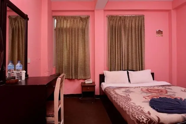 Basic Tek Kişilik Oda, 1 Büyük (Queen) Boy Yatak, Özel Banyo