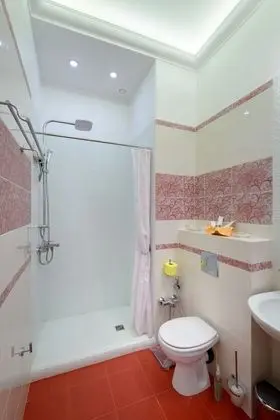 Signature Üç Kişilik Oda, 1 En Büyük (King) Boy Yatak, Şehir Manzaralı