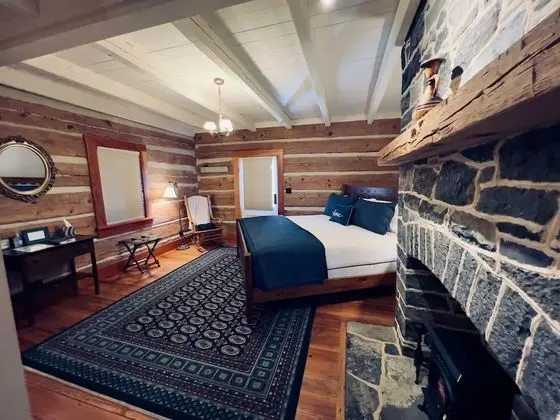 Standard Oda, Banyolu/Duşlu (The Blue Stone Room)