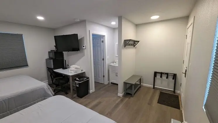 Deluxe Tek Büyük Yataklı Oda (11-14)