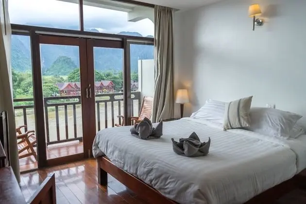 Deluxe Tek Büyük Yataklı Oda, Balkon, Nehir Manzaralı