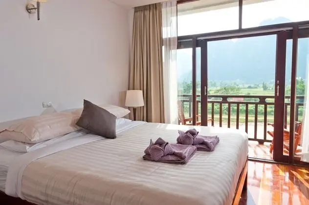 Deluxe Tek Büyük Yataklı Oda, Balkon, Nehir Manzaralı