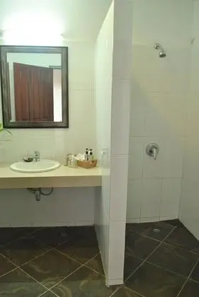Deluxe Tek Büyük Yataklı Oda, Balkon, Nehir Manzaralı