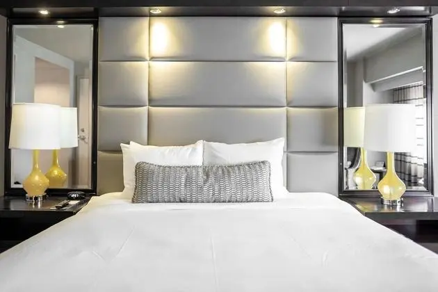 Deluxe Room, 1 King Bed, South Tower