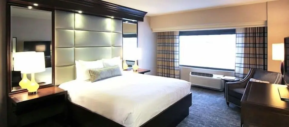 Executive Room, 1 King Bed, South Tower