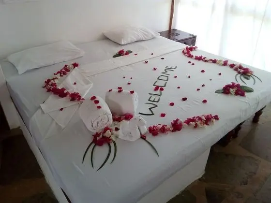 Superior Tek Büyük Yataklı Oda, Balkon, Havuz Manzaralı
