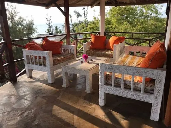 Superior Tek Büyük Yataklı Oda, Balkon, Havuz Manzaralı