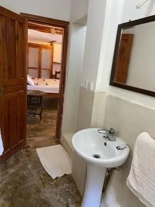 Superior Tek Büyük Yataklı Oda, Balkon, Havuz Manzaralı