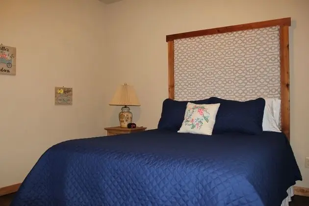 Small Cabin