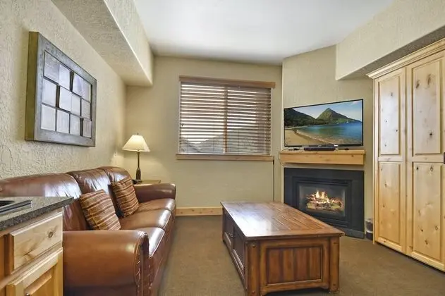 Stüdyo (Silverado Lodge, Murphy)
