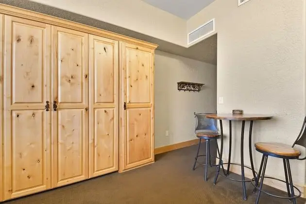 Stüdyo (Silverado Lodge, Murphy)