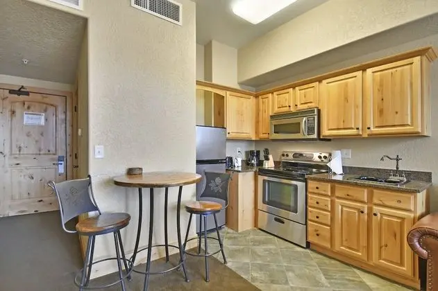 Stüdyo (Silverado Lodge, Murphy)