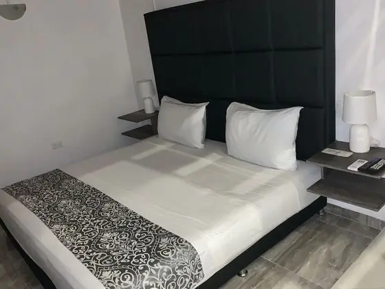 Deluxe King Suite