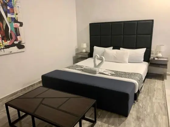 Deluxe King Suite
