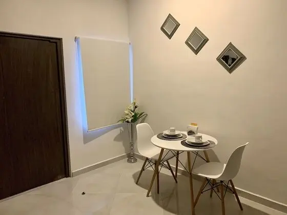 Deluxe King Suite