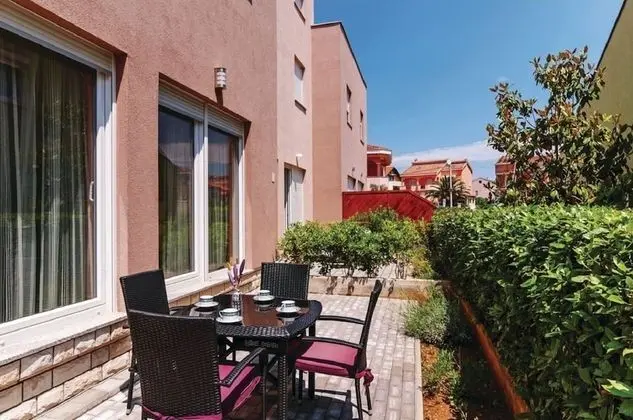 Ev (Silvi - with large terrace - H(4+1))