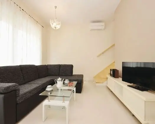 Ev (Silvi - with large terrace - H(4+1))