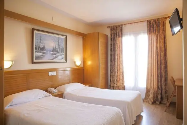 Tek Büyük veya İki Ayrı Yataklı Oda