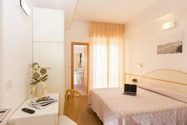 Tek Büyük veya İki Ayrı Yataklı Oda, Balkon