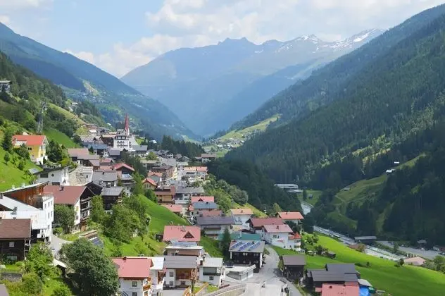 Classic Tek Büyük Yataklı Oda, 1 Büyük (Queen) Boy Yatak, Dağ Manzaralı