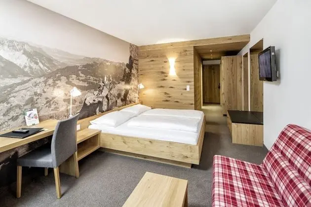 Comfort Tek Büyük Yataklı Oda, Balkon, Dağ Manzaralı