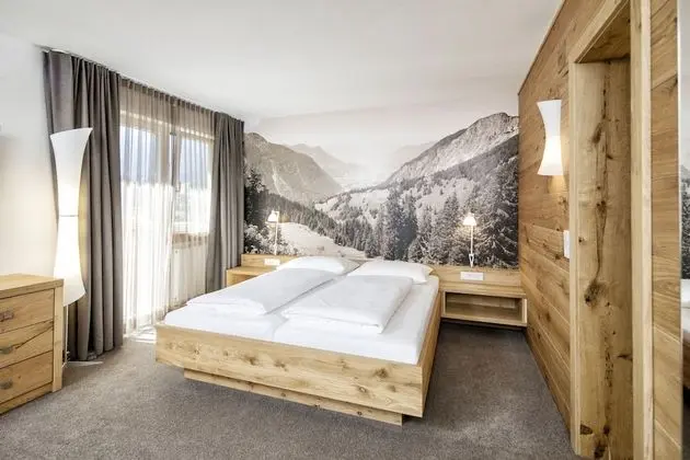 Comfort Tek Büyük Yataklı Oda, Balkon, Dağ Manzaralı