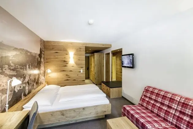 Comfort Tek Büyük Yataklı Oda, Balkon, Dağ Manzaralı