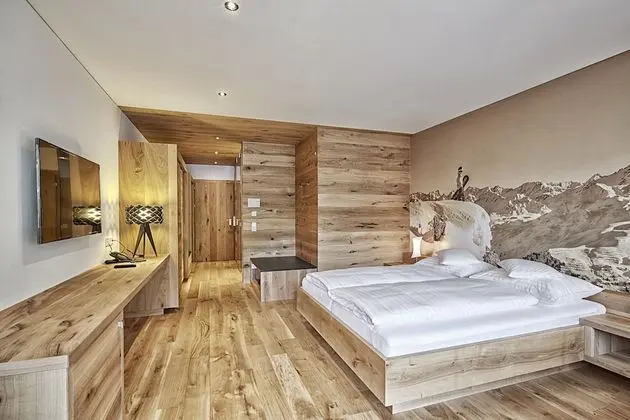 Junior Tek Büyük Yataklı Oda, Balkon, Dağ Manzaralı