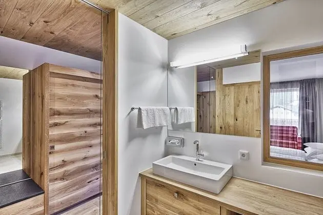 Junior Tek Büyük Yataklı Oda, Balkon, Dağ Manzaralı