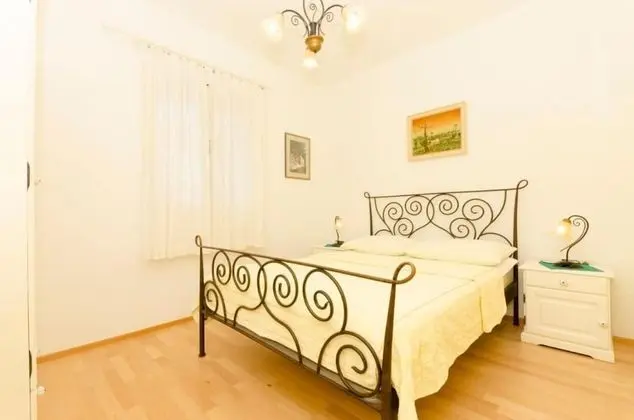 Apart Daire (Sim - 130 m from sea - A1 Zuti(2+2))