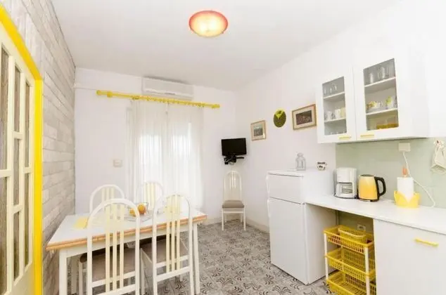 Apart Daire (Sim - 130 m from sea - A1 Zuti(2+2))