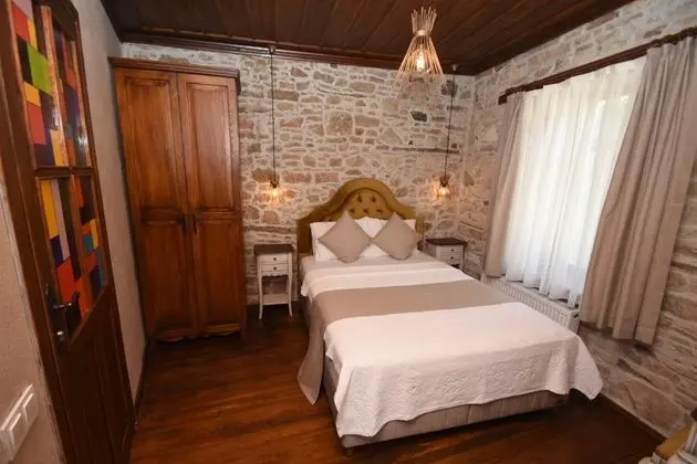 Çift Kişilik, Sokak Manzaralı, 1. Kat
