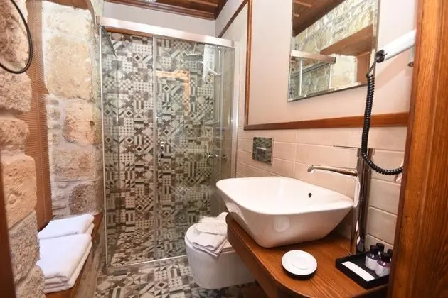 Çift Kişilik, Sokak Manzaralı, 1. Kat