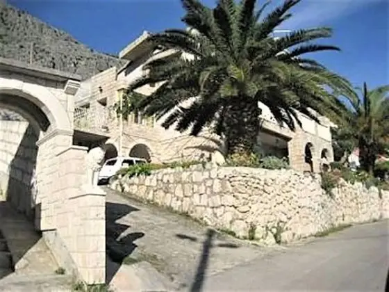 Apart Daire (Sima - comfortable family apartments )