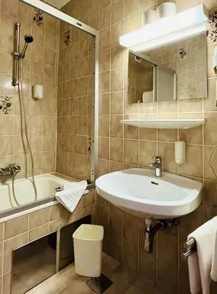 Classic Tek Büyük Yataklı Oda