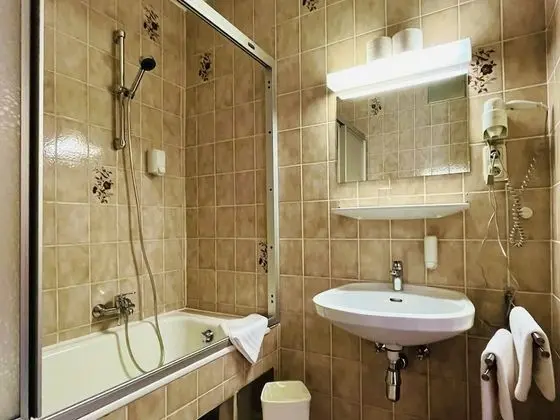 Classic Tek Büyük Yataklı Oda