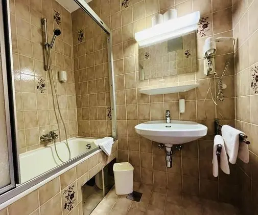 Classic Tek Büyük Yataklı Oda