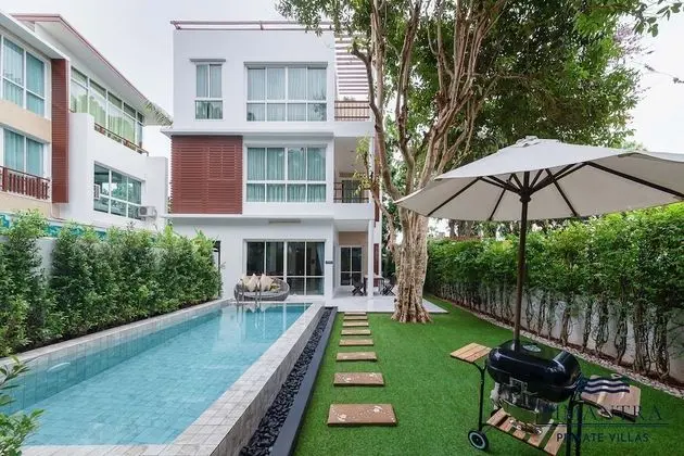 3 Bedrooms Premier Pool Villa